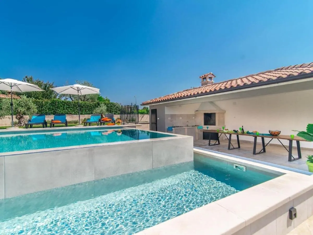 Villa With Swimming Pool And Outdoor Kitchen Svetvincenat 0*,  Croatia