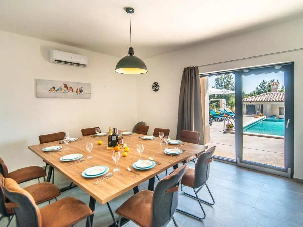 Villa With Swimming Pool And Outdoor Kitchen Svetvincenat Croatia